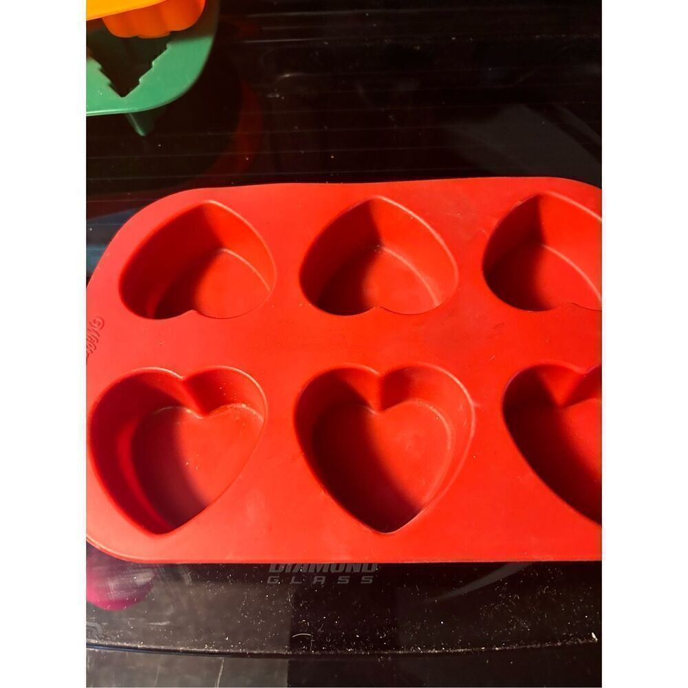Wilton Silcone Molds Set Of 3,